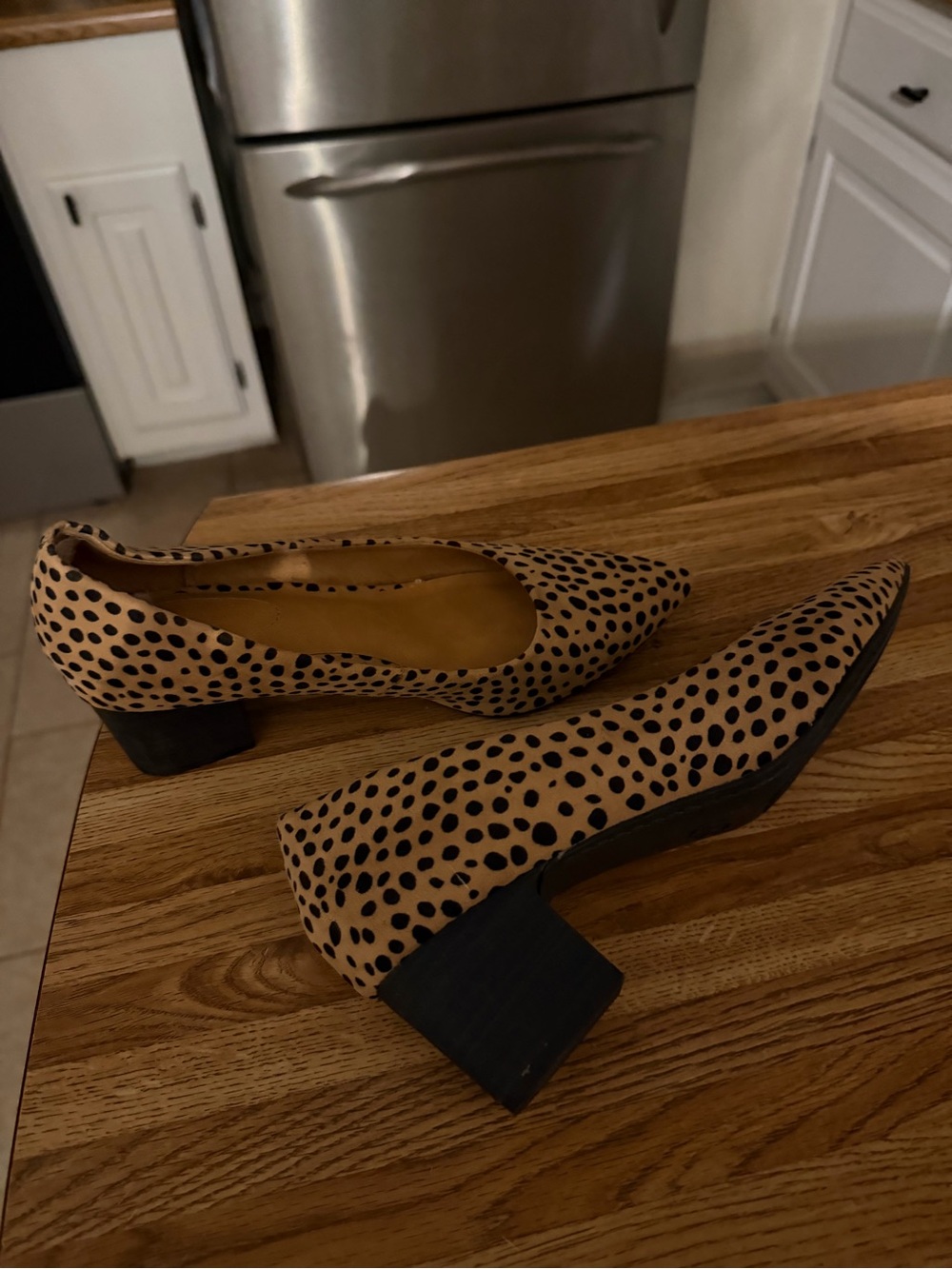 Universal Thread Tan and Black Spotted Pointed Block Heels